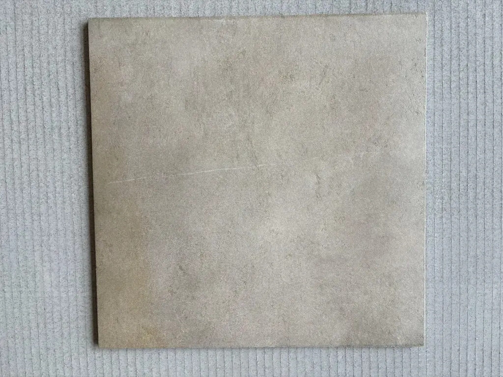 Century Zeus 40x40cm